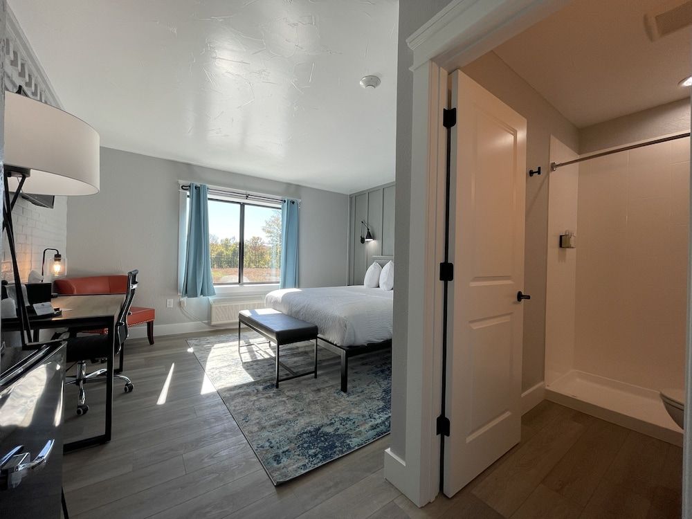 The Hermitage Inn and Taphouse Signature Single Room 2