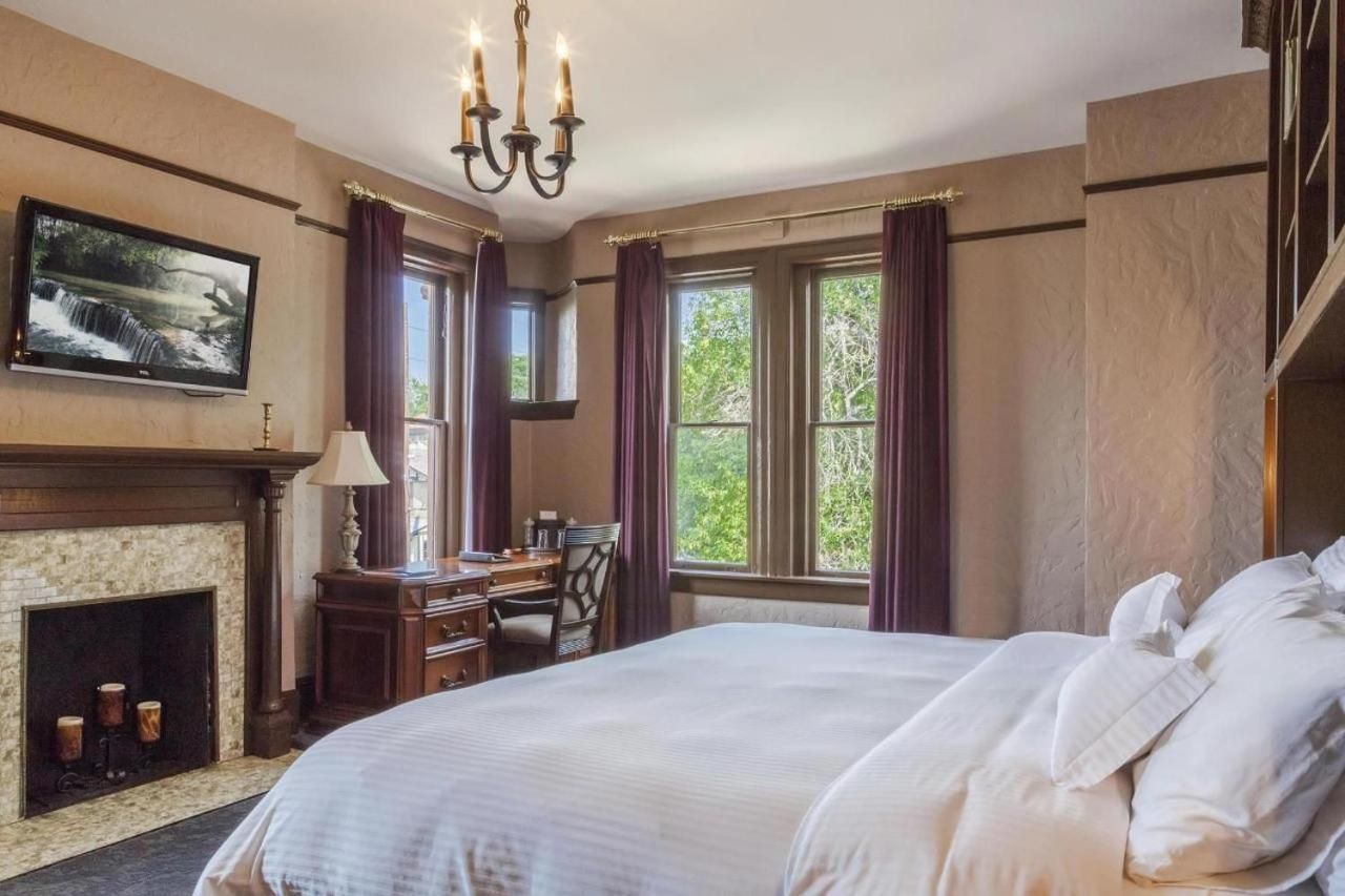 undefined Patterson Inn 6