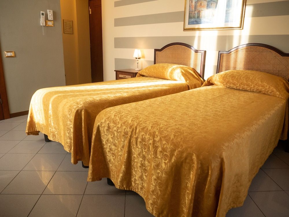 Dipendenza Hotel Londra Classic Double Room 3