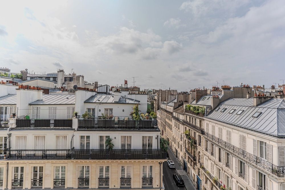 Hôtel Perreyve-Jardin du Luxembourg Comfort Double or Twin Room, Balcony 5