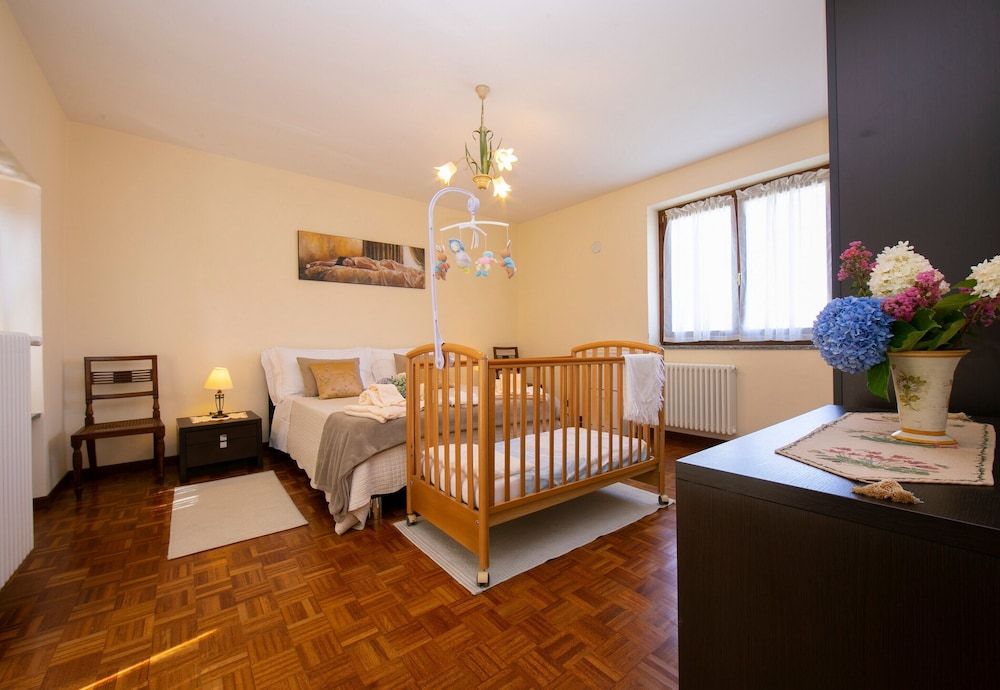 Family Villa, 2 Bedrooms, 2 Bathrooms, Mountainside (The Cottage on the Lake)