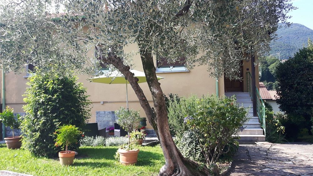 undefined Apartment With Garden and Private Parking 2