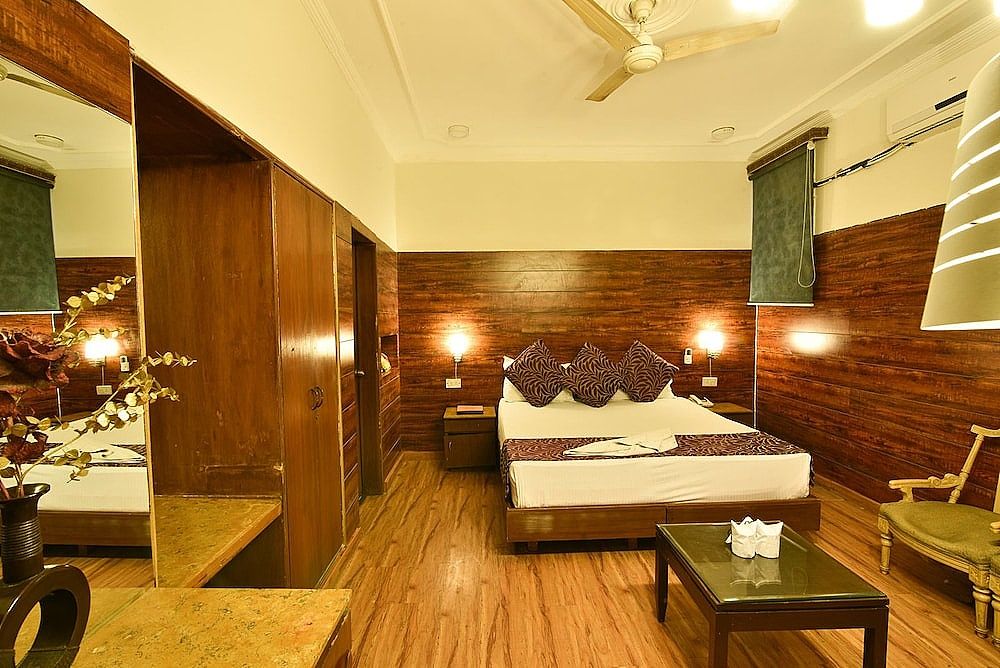 Casa Royal Executive Room 8