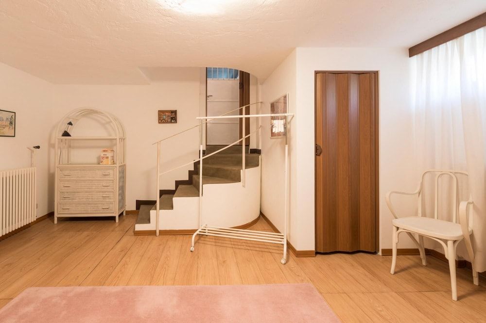 Maison Jaune by Wonderful Italy House 13