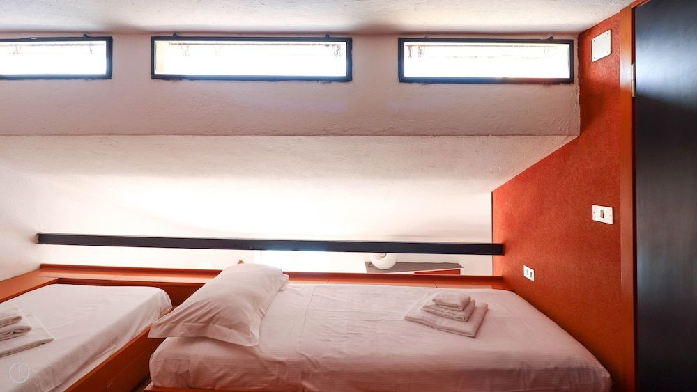Apartment (2 Bedrooms)