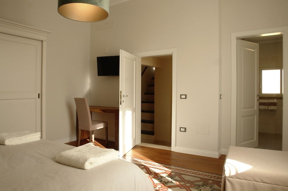 Piazza Duomo Deluxe Junior Room 4