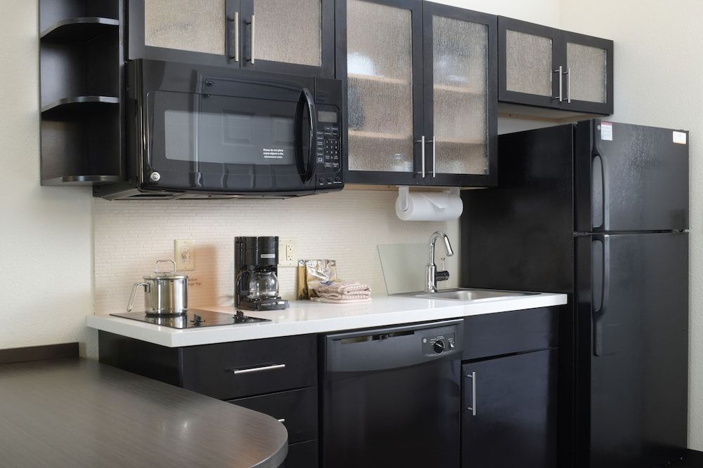 Suite, 1 Queen Bed, Accessible (Mobility, Access Tub)