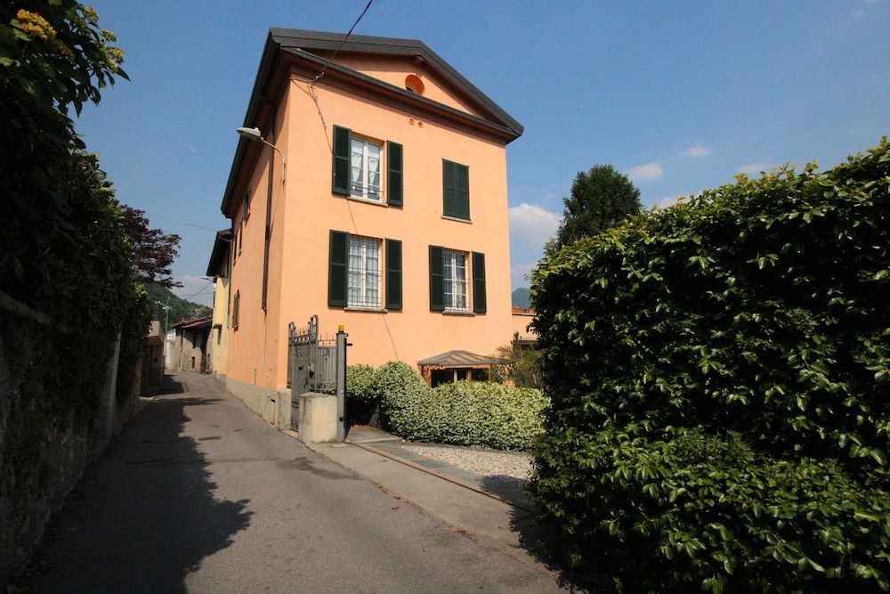 Botanic Garden Villa