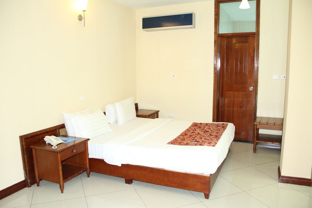 Safina Hotel & Apartments Deluxe Double Room 8