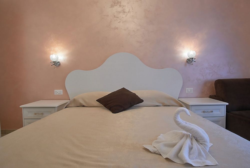 Museum Guest House Deluxe Double Room, City View 8