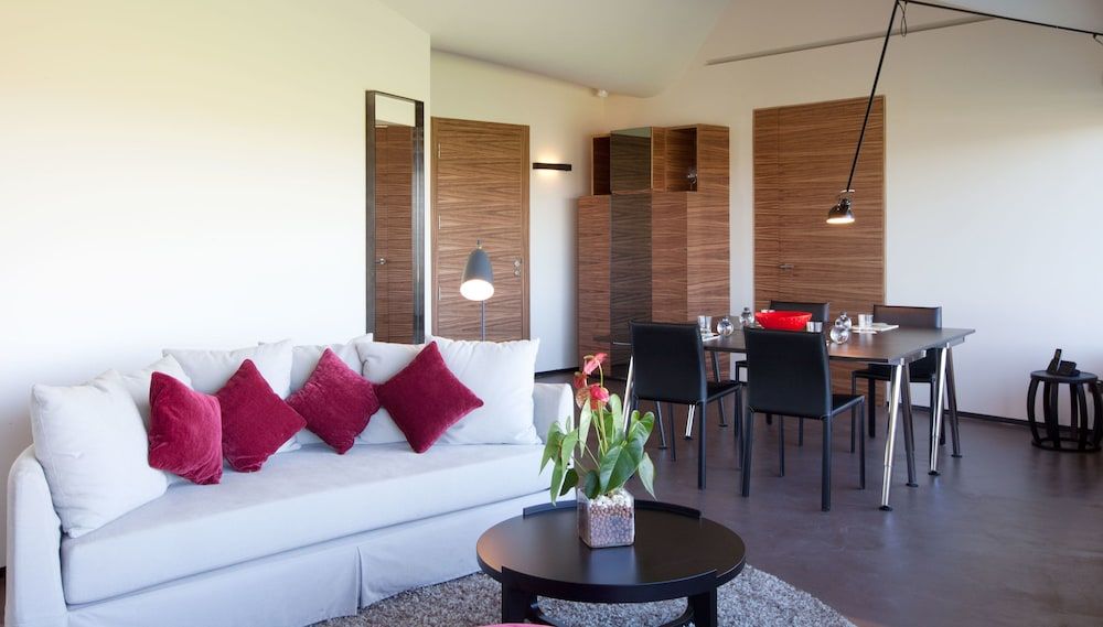 Mastinell Cava & Boutique Hotel by Olivia Hotels Collection Deluxe Suite 4