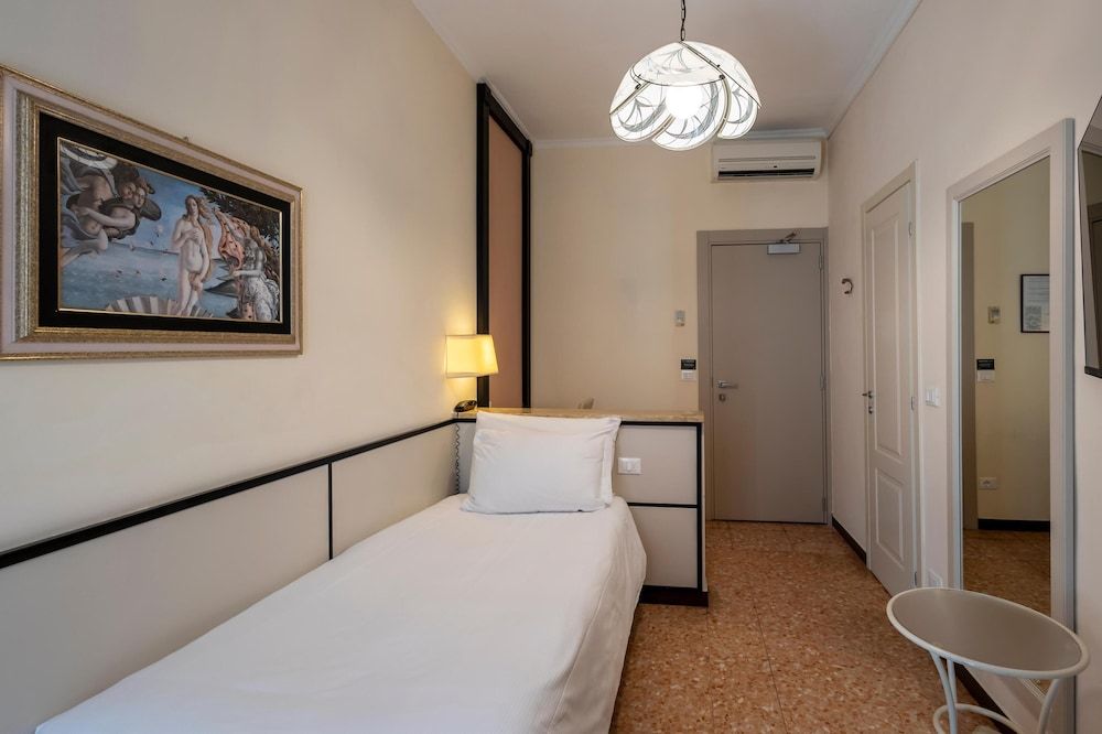 B&B Hotel Diano Marina Palace Superior Single Room