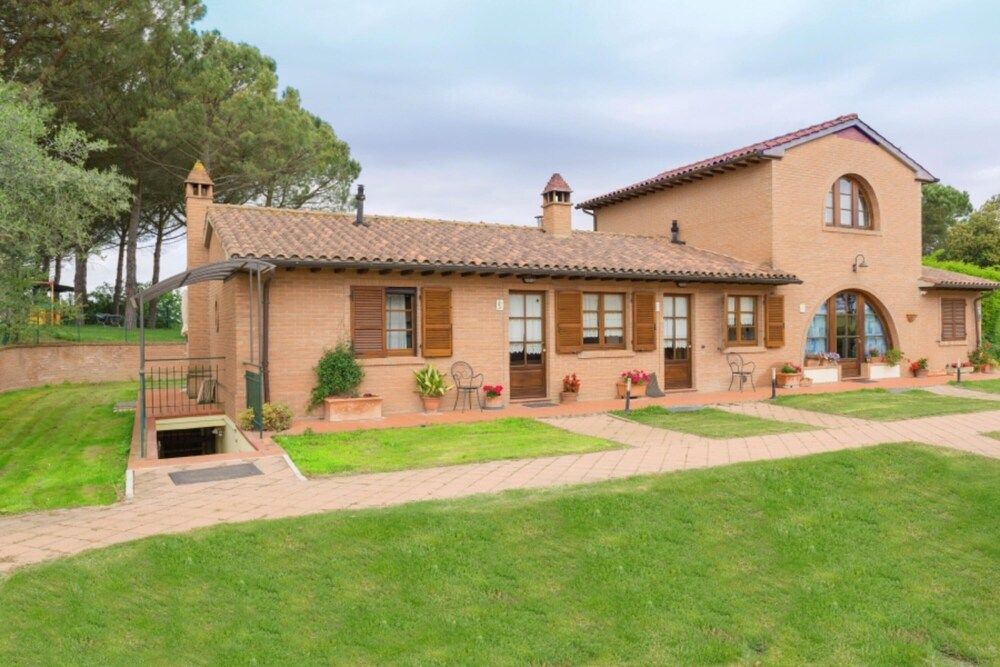 Olive apt With Shared Pool