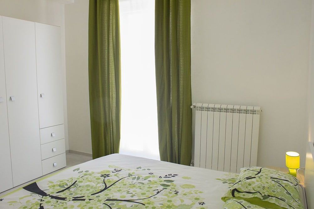Triple Room, Ensuite, City View (External)