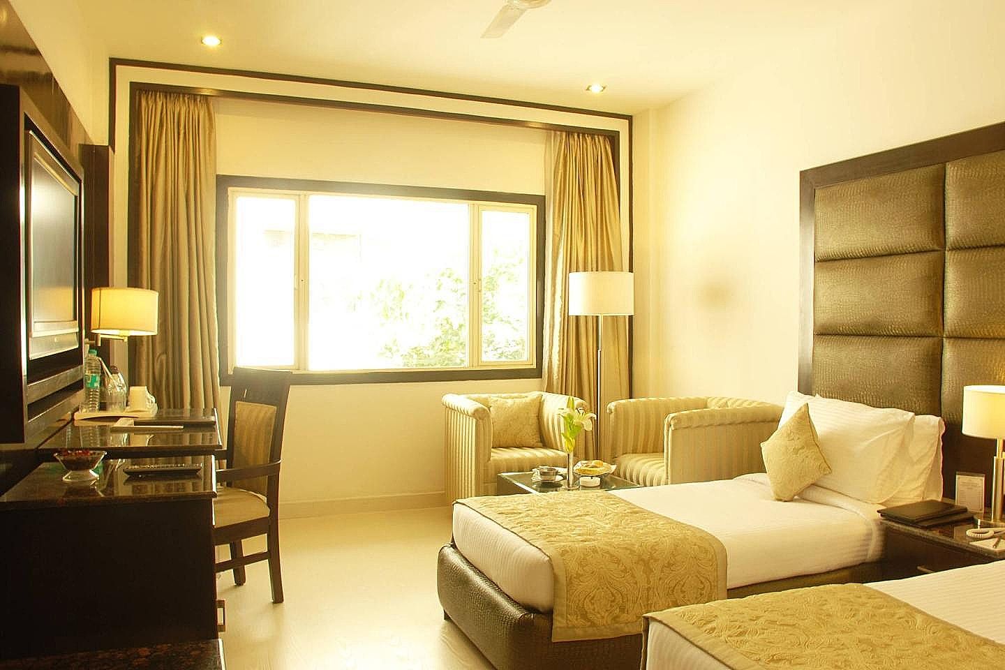 Hotel Shanti Palace Standard Room 4