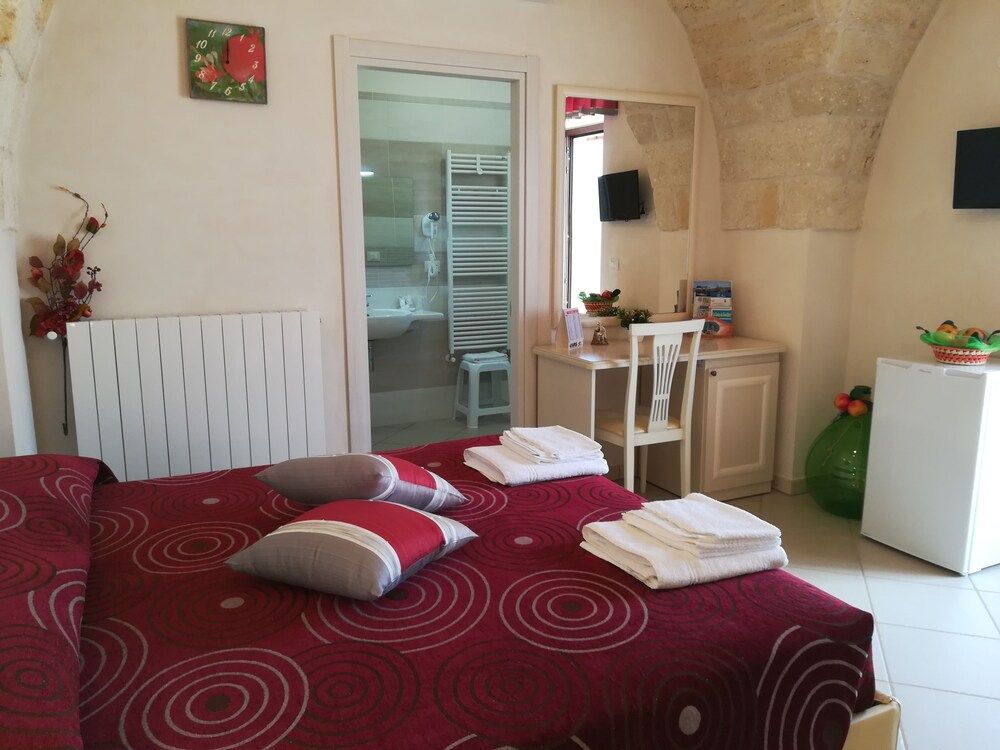 B&B Demetra Double Room, Garden View (Melograno)