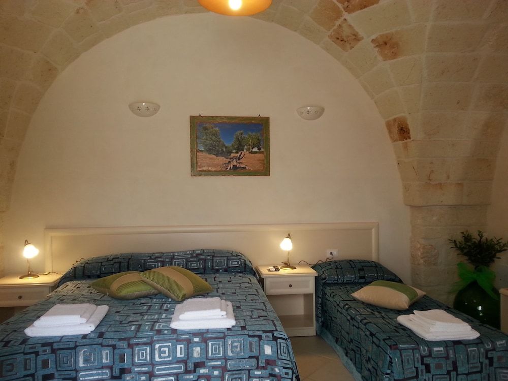 B&B Demetra Family Triple Room, Garden View (Ulivo) 2