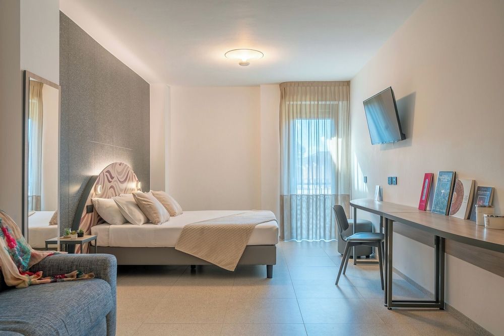 Hub Hotel Family Double or Twin Room 3