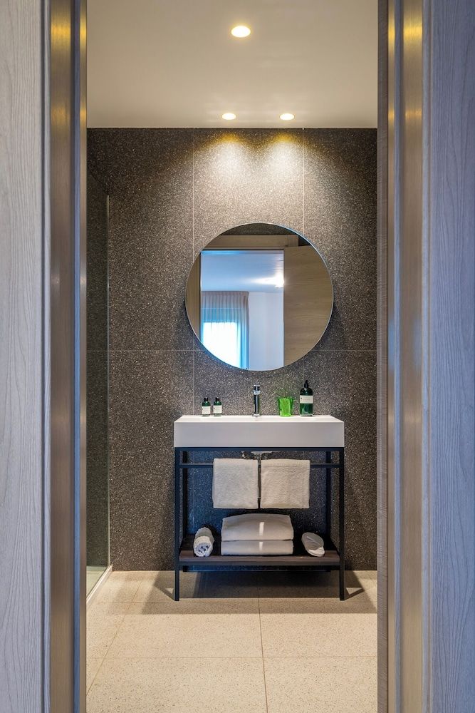 Hub Hotel Family Double or Twin Room 12