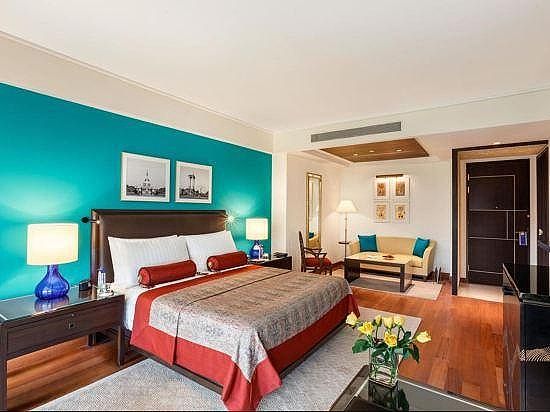 Luxury Suite with Living Room, Golf Course or Humayuns Tomb view