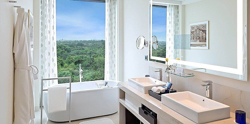 The Oberoi New Delhi Premier Plus Room  - access to residents lounge 6