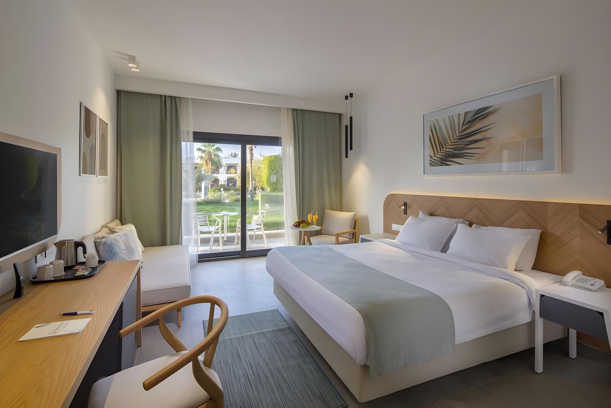 Corner Garden View Suite