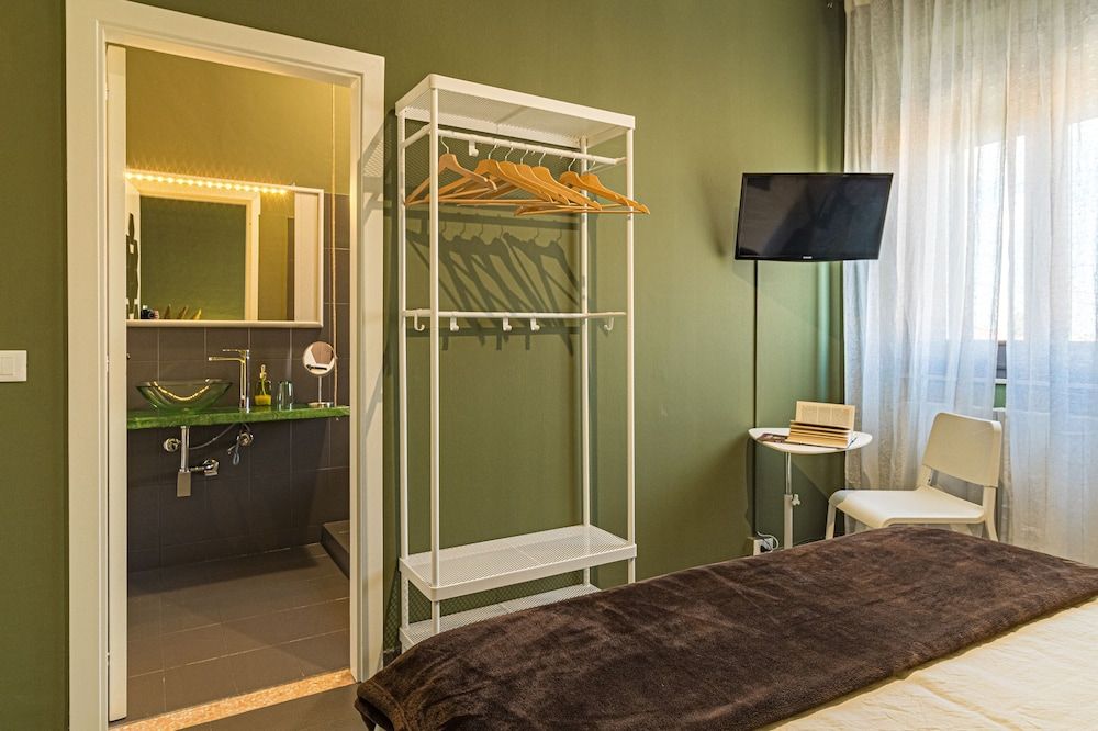 B&B Lotus House Design Double Room, Hill View 4