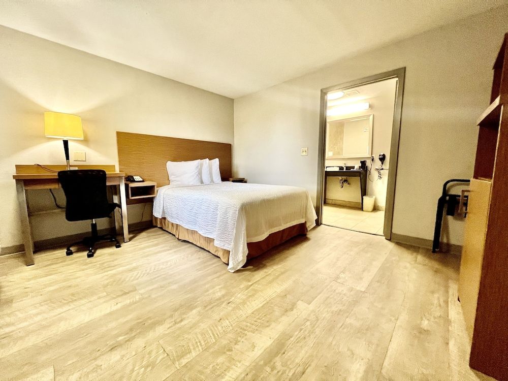 1 Full Size Bed, Accessible, Non smoking (Bathtub)