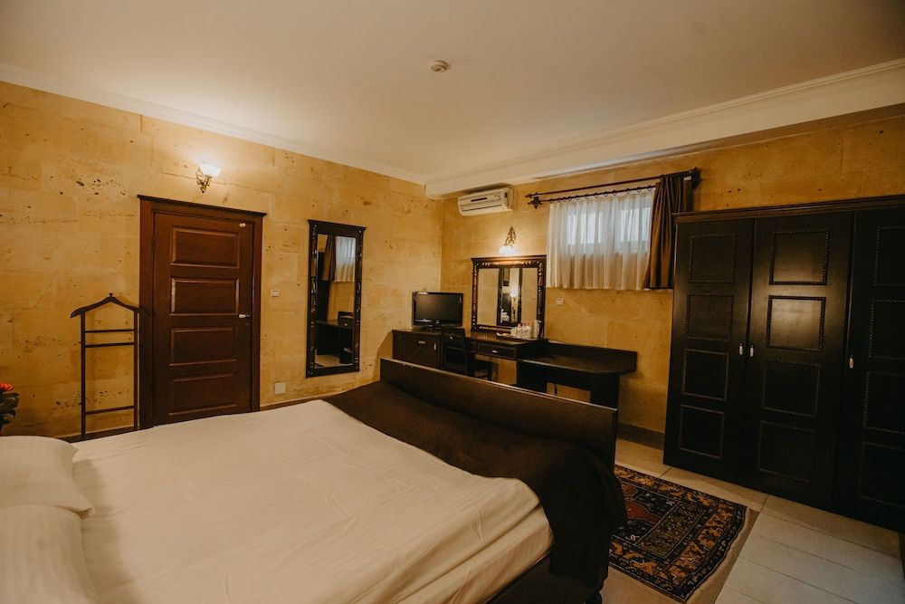 Deluxe Family Stone Suite