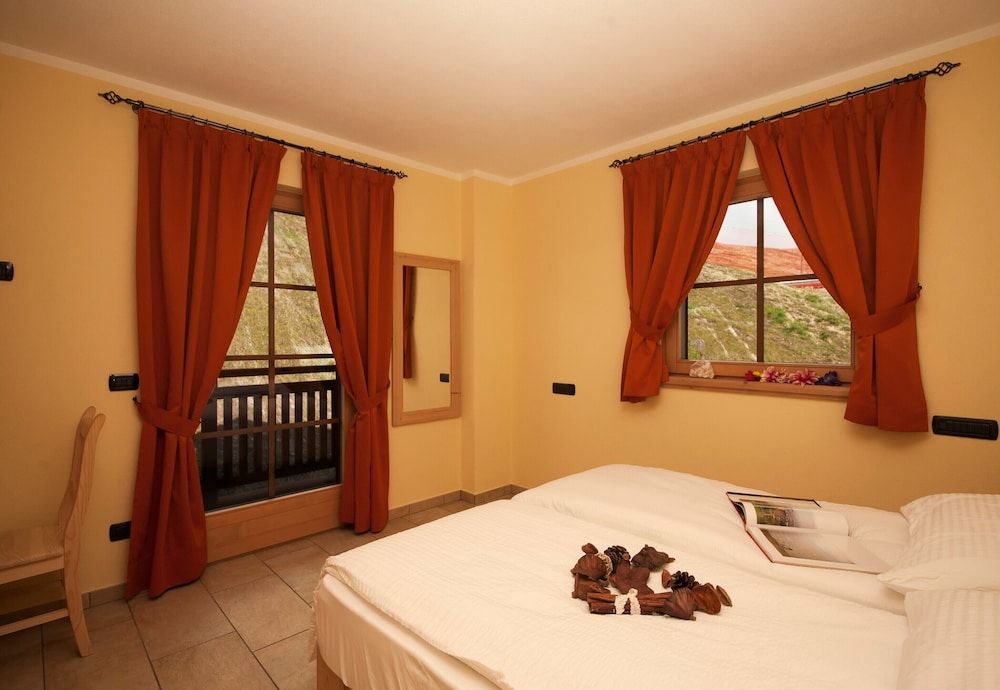 Family Apartment, 2 Bedrooms, Mountainside (Sponda Ski in- Ski out Mt. 50)