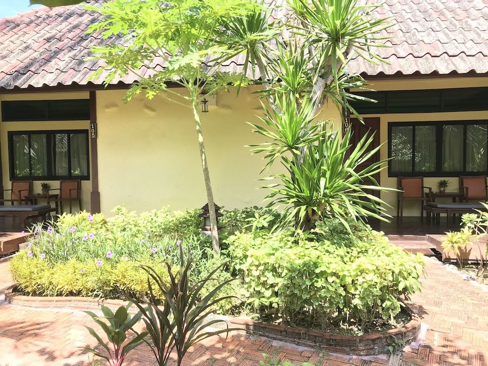 undefined O.P. Bungalow 6