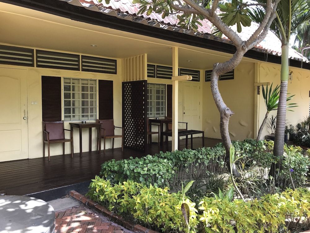 undefined O.P. Bungalow 2