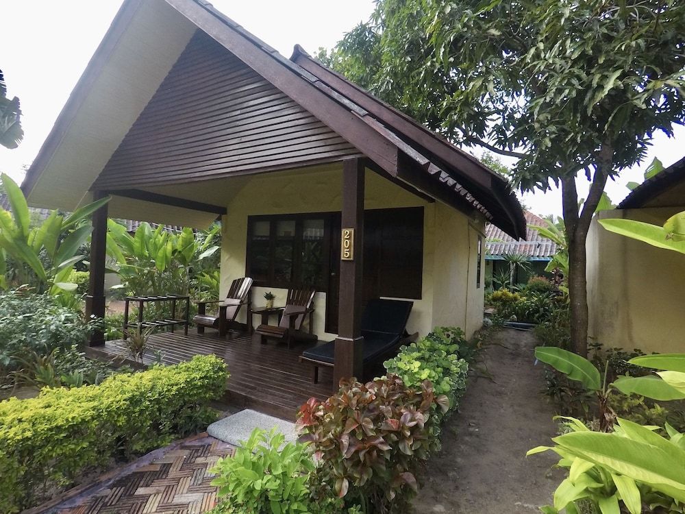 undefined O.P. Bungalow 7