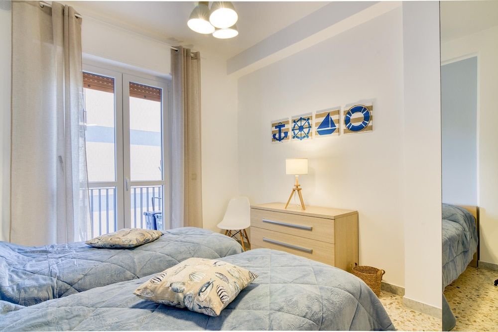 Family Apartment, 4 Bedrooms, Refrigerator & Microwave (Casa Pepitas apt sea front Monopoli)
