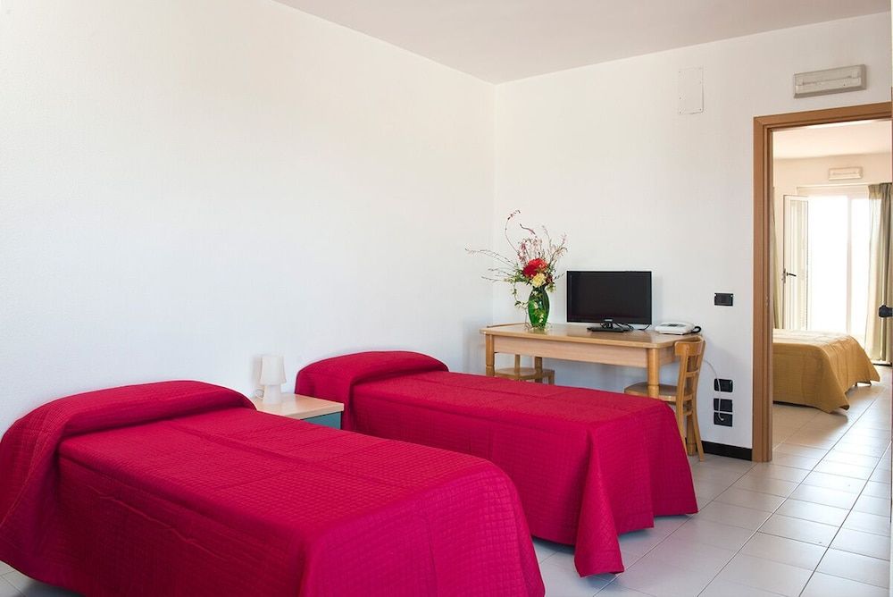 Family Room, Multiple Beds, Connecting Rooms (5 pax)