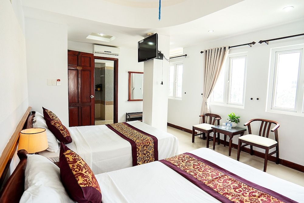 Alaska Hotel Da Nang Superior Quadruple Room
