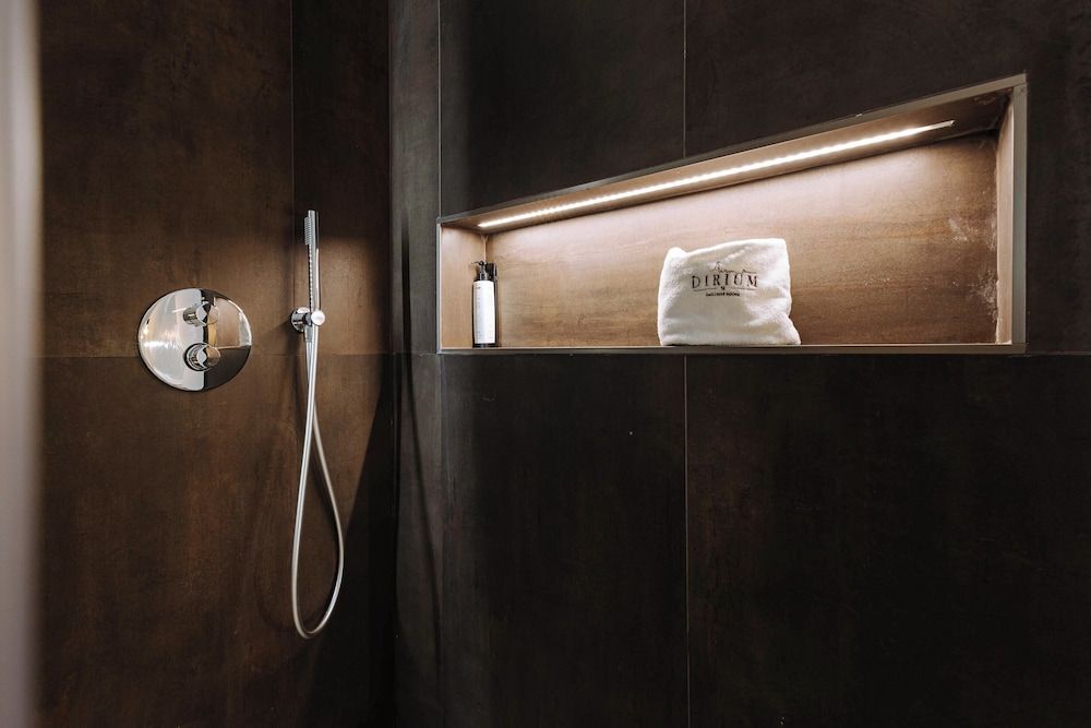 Dirium - exclusive rooms DOUBLE ROOM WITH HOT TUB 11