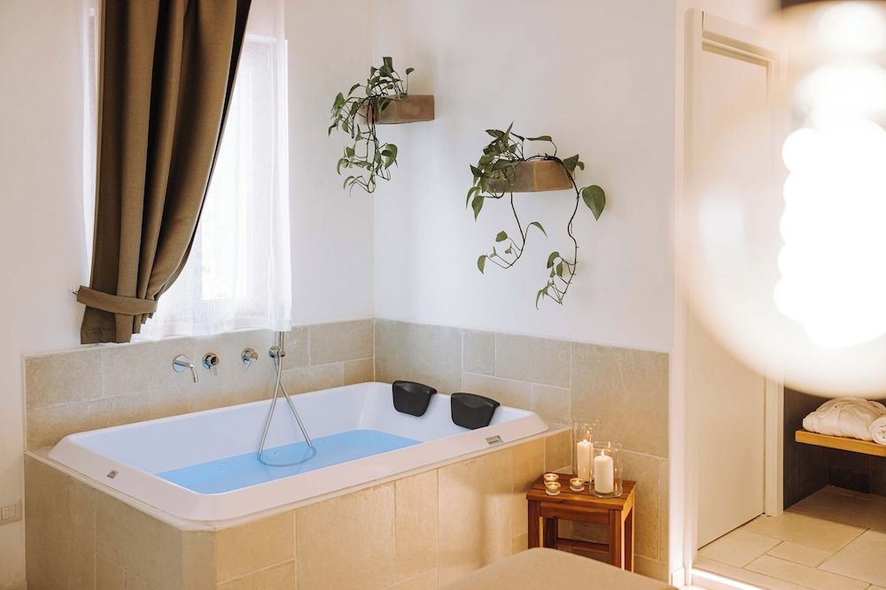 Dirium - exclusive rooms DOUBLE ROOM WITH HOT TUB 19