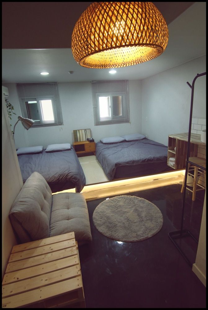 24guesthouse Sinchon Family Quadruple Room, Multiple Beds, Non Smoking, City View 7