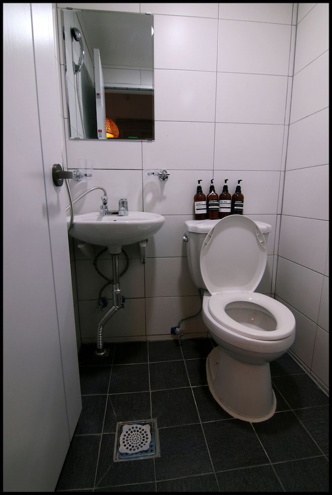 24guesthouse Sinchon Family Quadruple Room, Multiple Beds, Non Smoking, City View 8