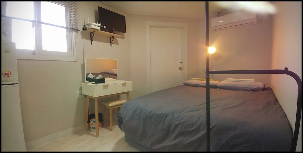 24guesthouse Sinchon Basic Double Room, 1 Double Bed 7