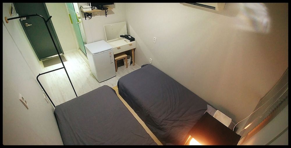 undefined 24guesthouse Sinchon 10