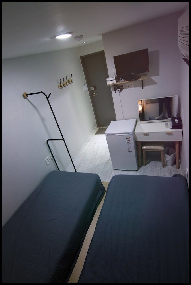 undefined 24guesthouse Sinchon 8