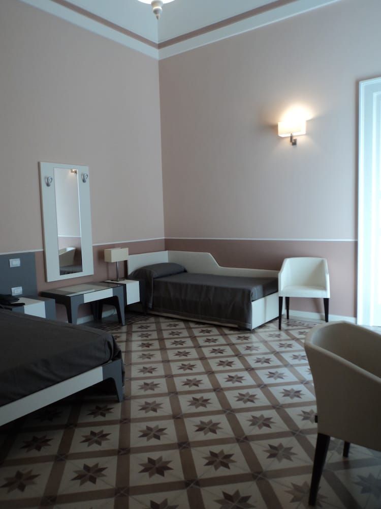 Hotel Belami Standard Triple Room 4