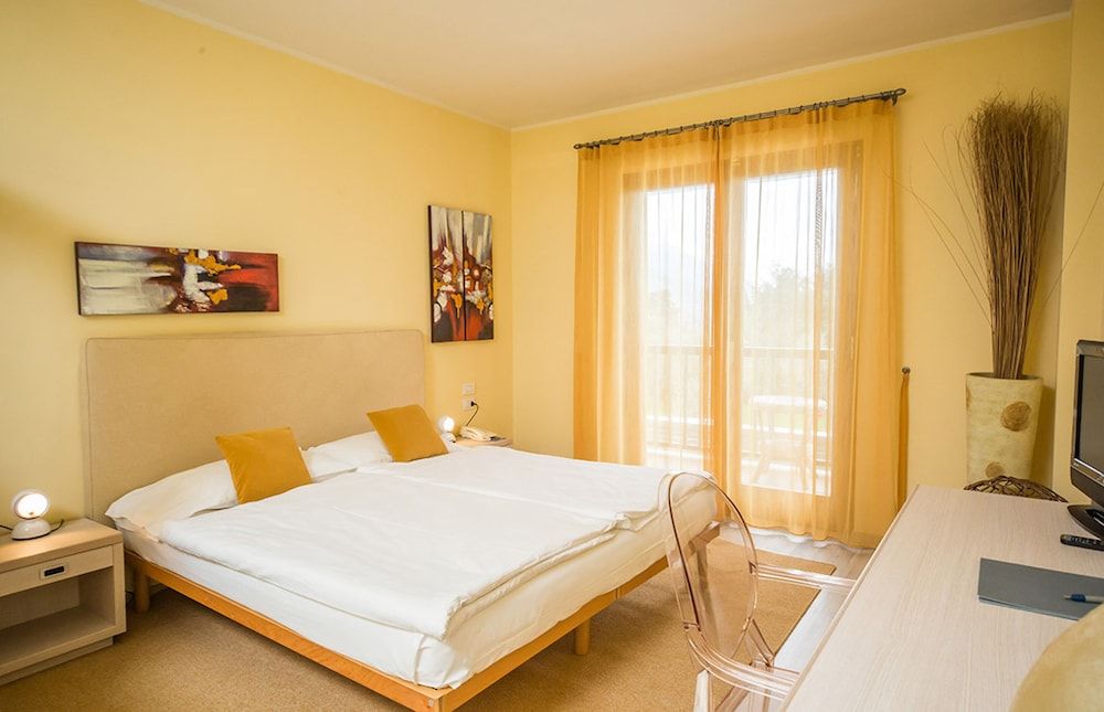 Junior Suite, Balcony, Garden View
