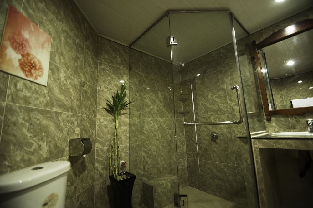 Reaksmey Chanreas Hotel Superior Twin Room 5