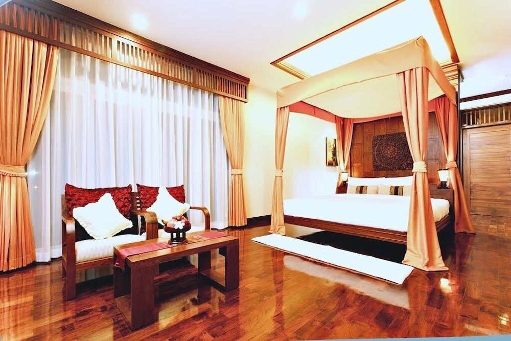 Deluxe River View Villa