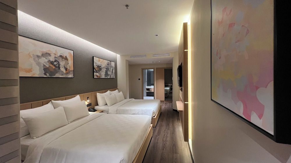 undefined Central Park Saigon Hotel 9