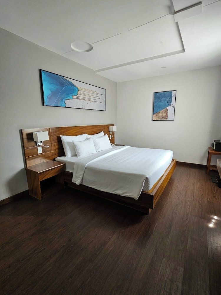 undefined Central Park Saigon Hotel 2