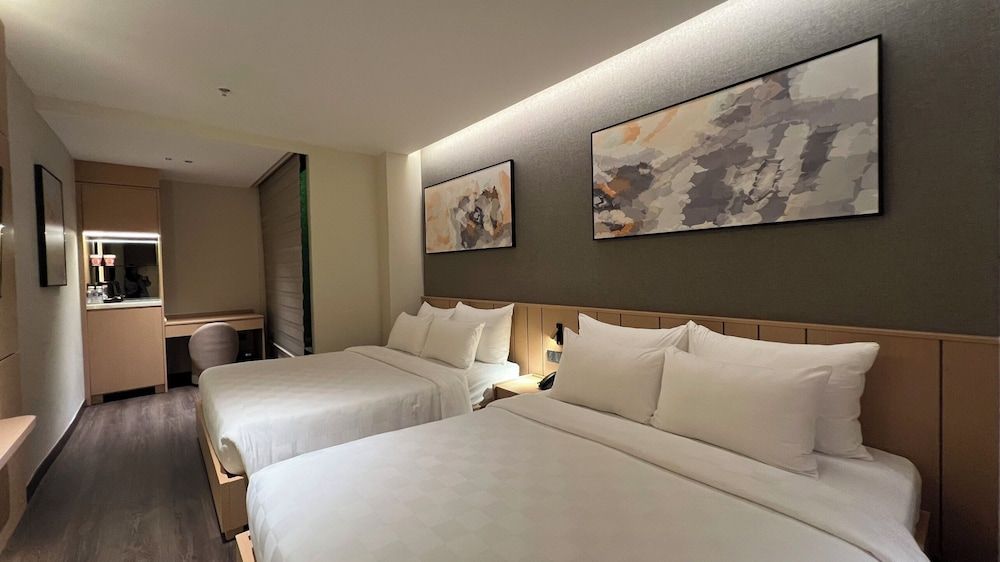 undefined Central Park Saigon Hotel 8